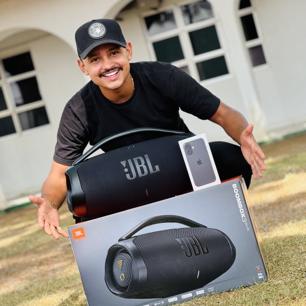 XXXX BOOMBOX + IPHONE 16 