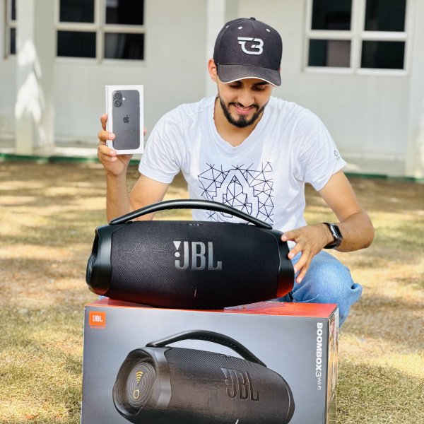 XXXX BOOMBOX + IPHONE 16 